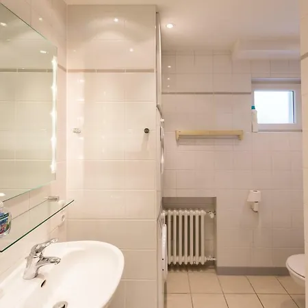 Fuer 4 Pers In Sechtem Bei Koeln/bonn, Db-anschluss *